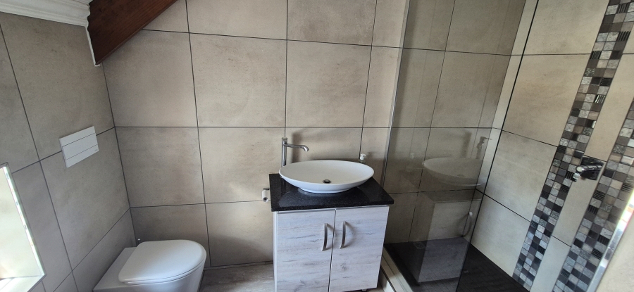5 Bedroom Property for Sale in Cape Farms Western Cape